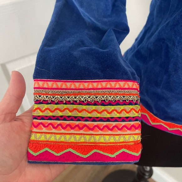 America & Beyond Women’s Pink Blue Embroidered Aztec Pattern Velvet Jacket Sz XS - Picture 2 of 11